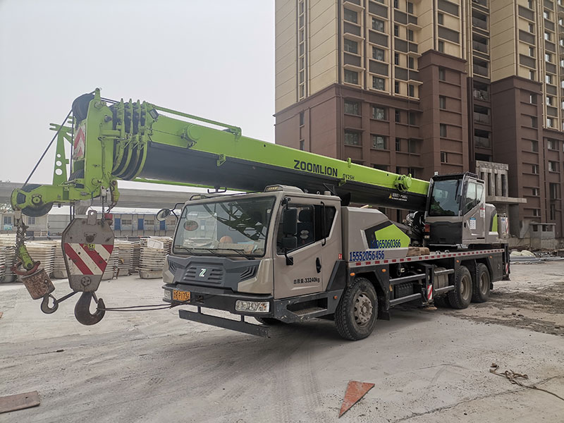 Heavy Duty Crane